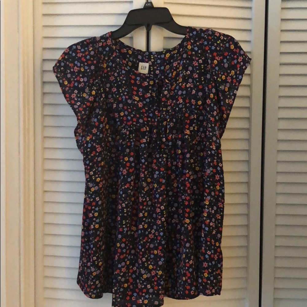 Super lightweight GAP blouse! NWT